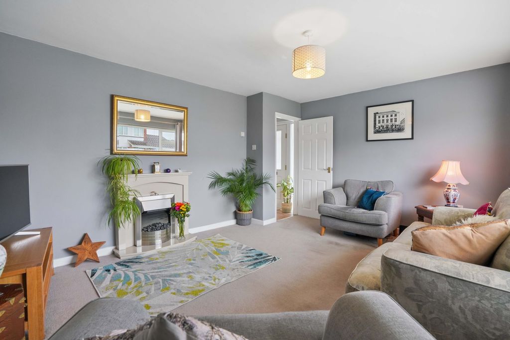 Property photo 2 of 22