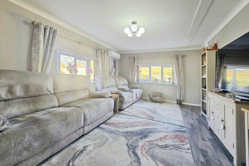 Property photo 2 of 24 Pbox-Img.Jpg