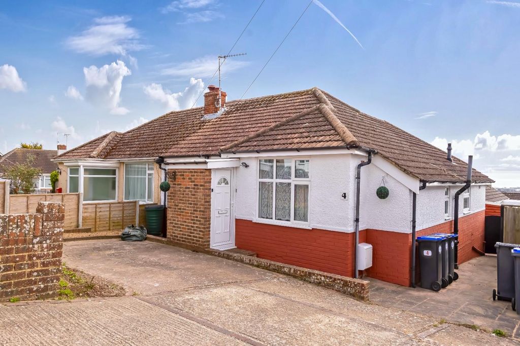 Property photo 1 of 20 Howard Rd_19.Jpg