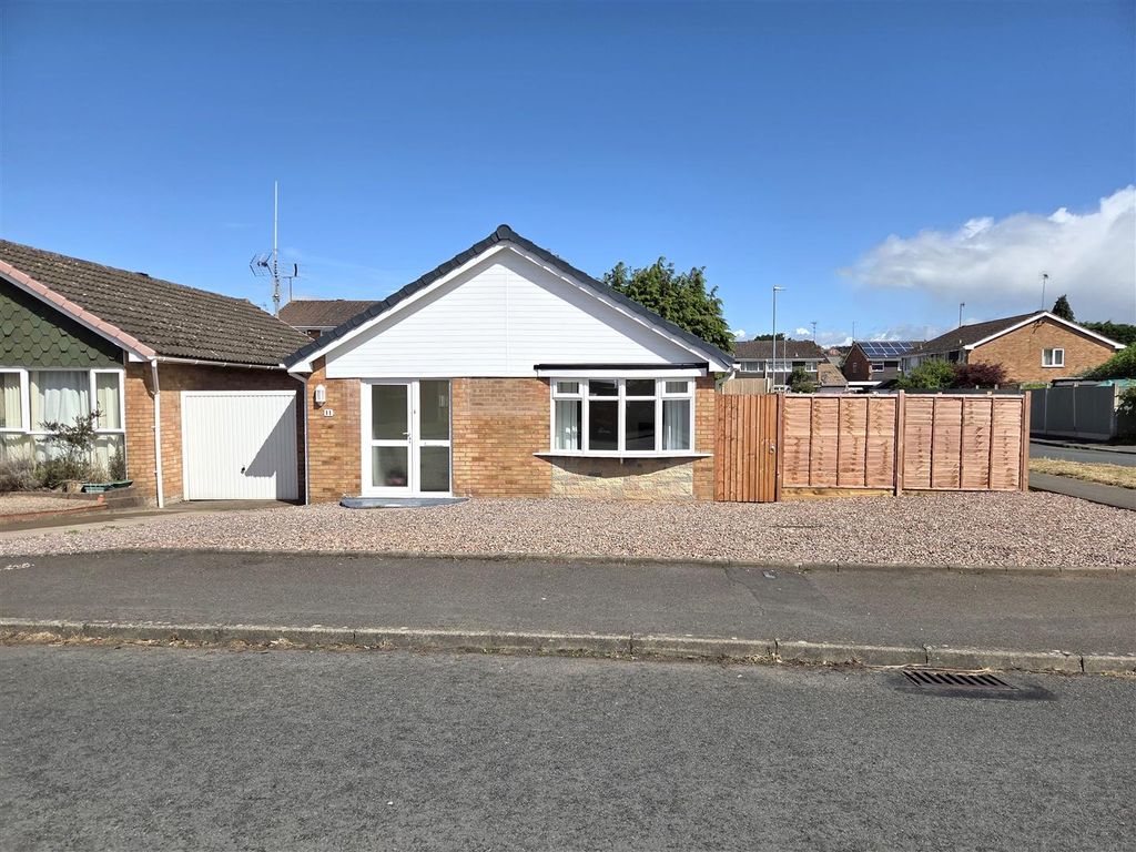 Property photo 1 of 13 11Oakfa.Jpg