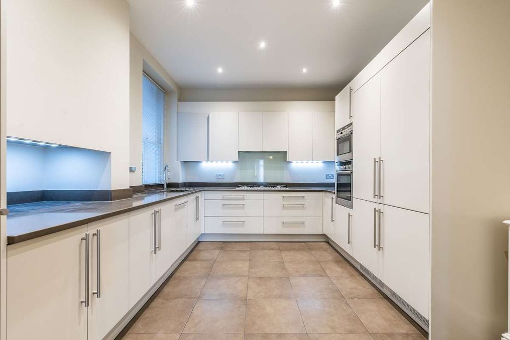 Property photo 2 of 15 Kitchen