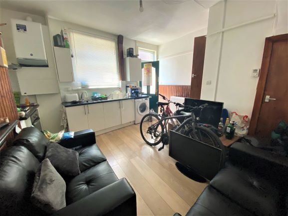 Property photo 2 of 5