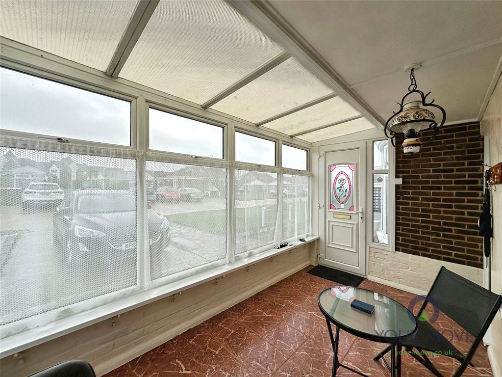 Property photo 3 of 19 Conservatory