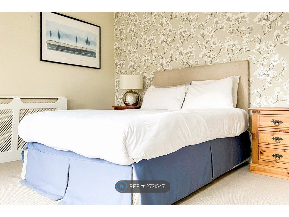 Property photo 2 of 8 Master Bedroom