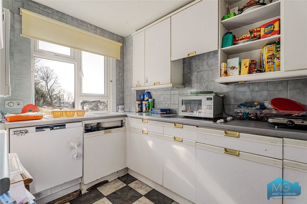 Property photo 3 of 23 Picture No. 18