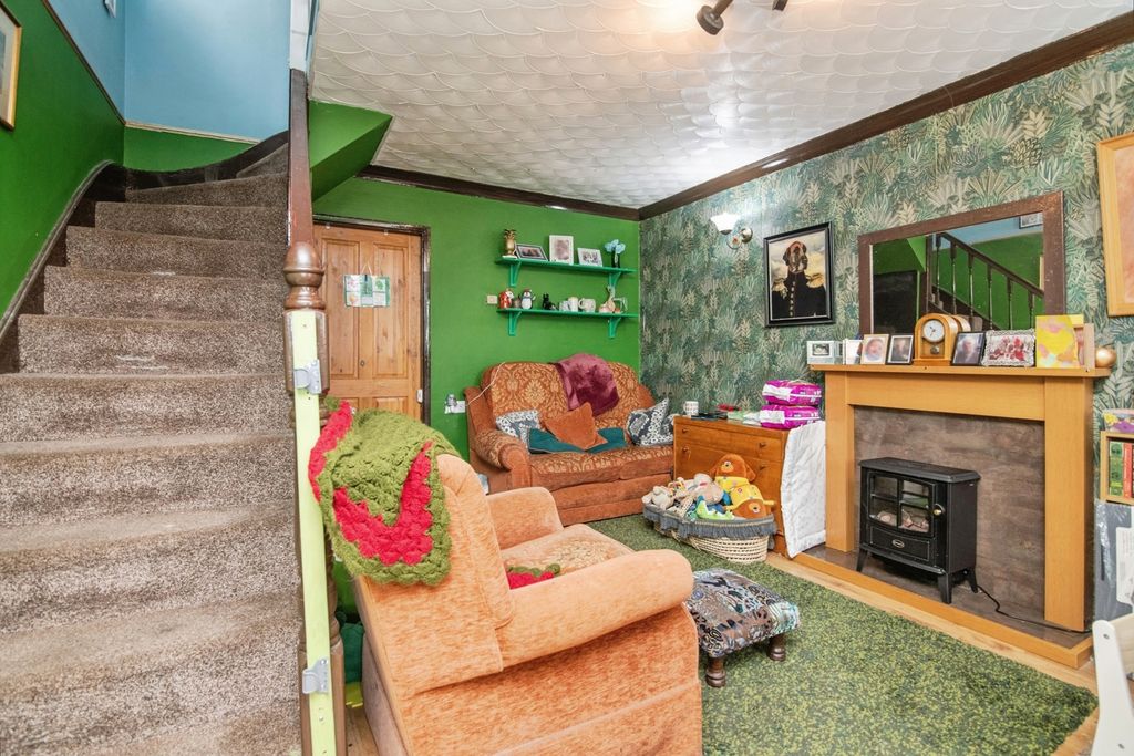 Property photo 3 of 20 Pbox-Img.Jpg