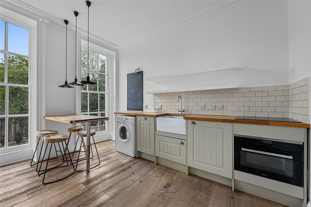 Property photo 2 of 11 Kitchen Diner