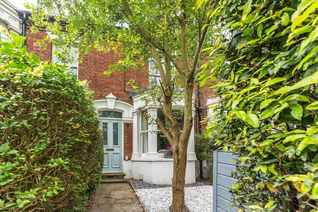 Property photo 1 of 22