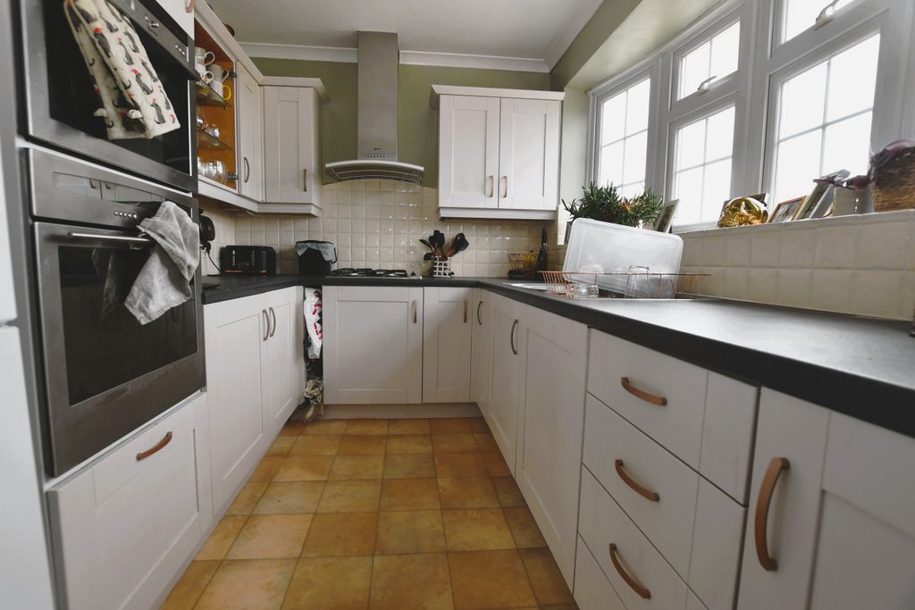 Property photo 2 of 26 9