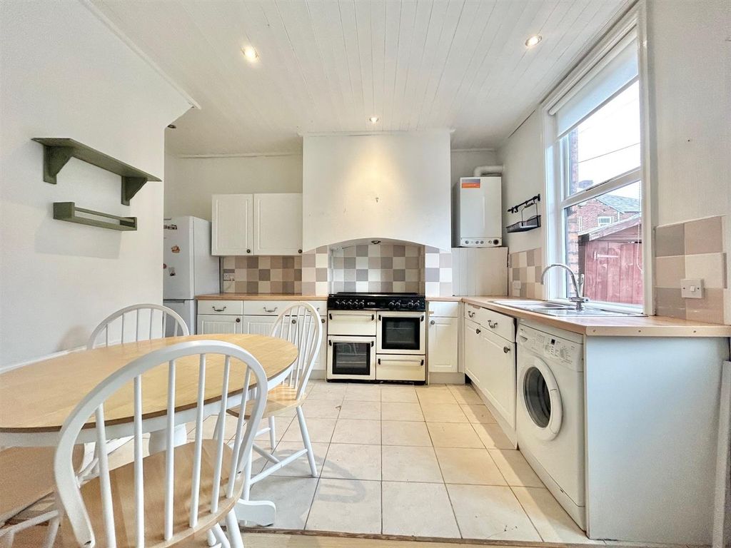 Property photo 3 of 8 Kitchen.Jpg