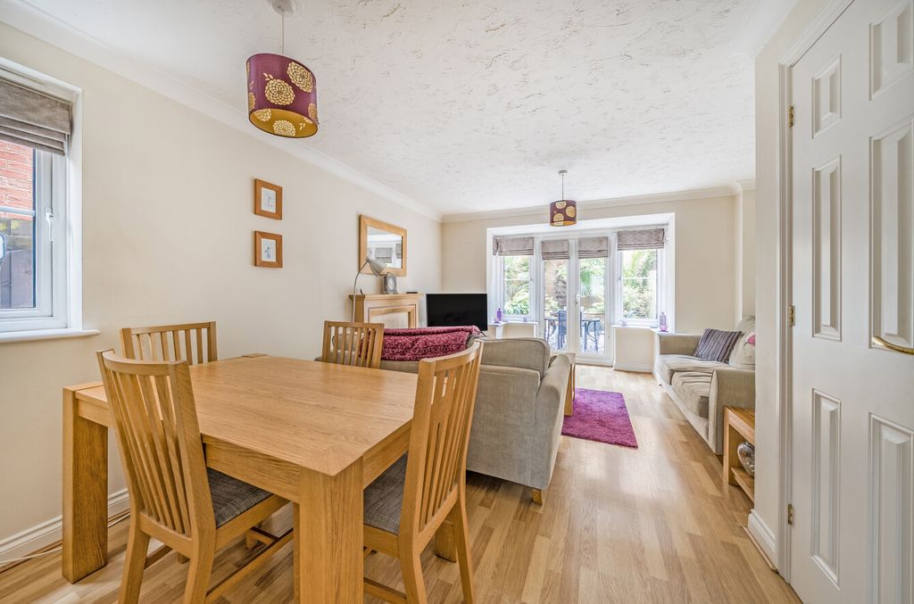 Property photo 2 of 25 1359240-22-68Da1B...