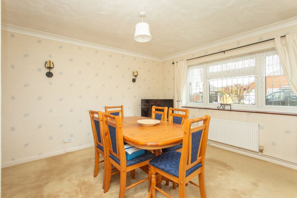 Property photo 3 of 17 Picture 3