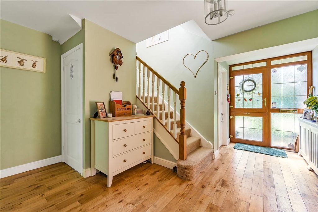 Property photo 2 of 28