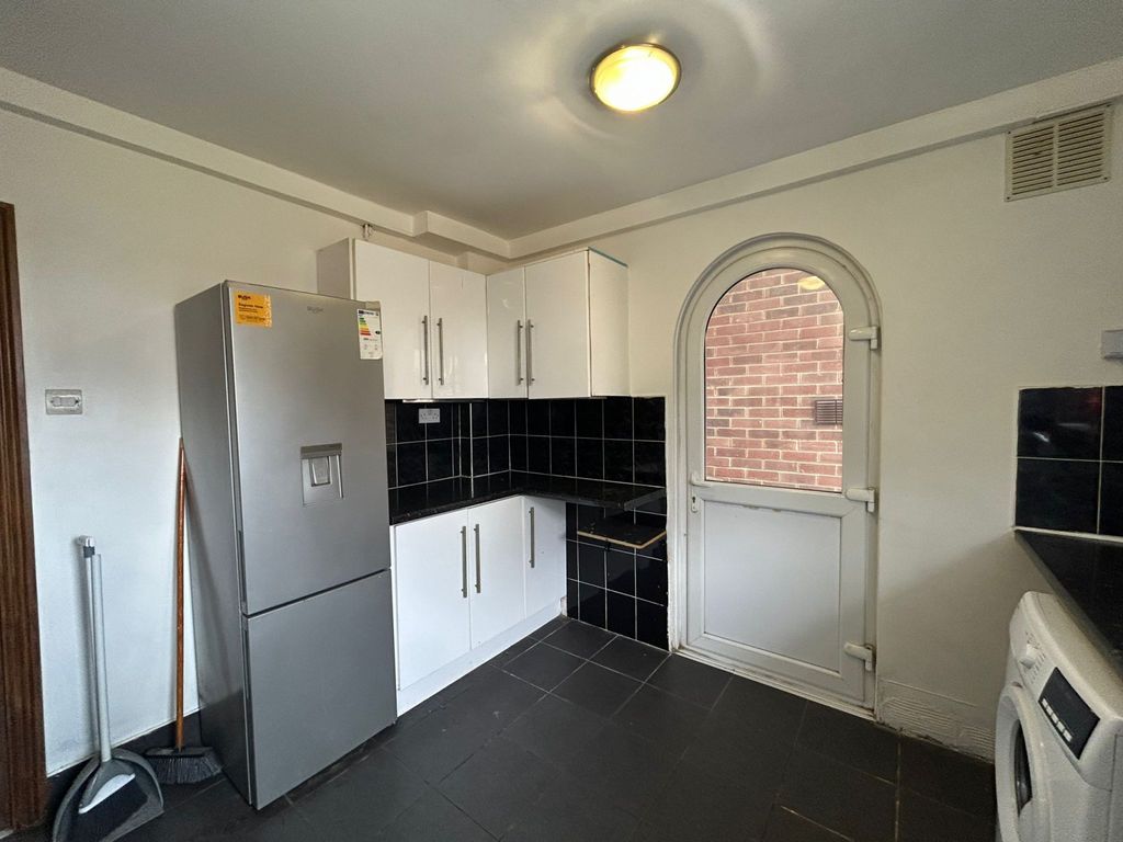 Property photo 2 of 9 Gallery