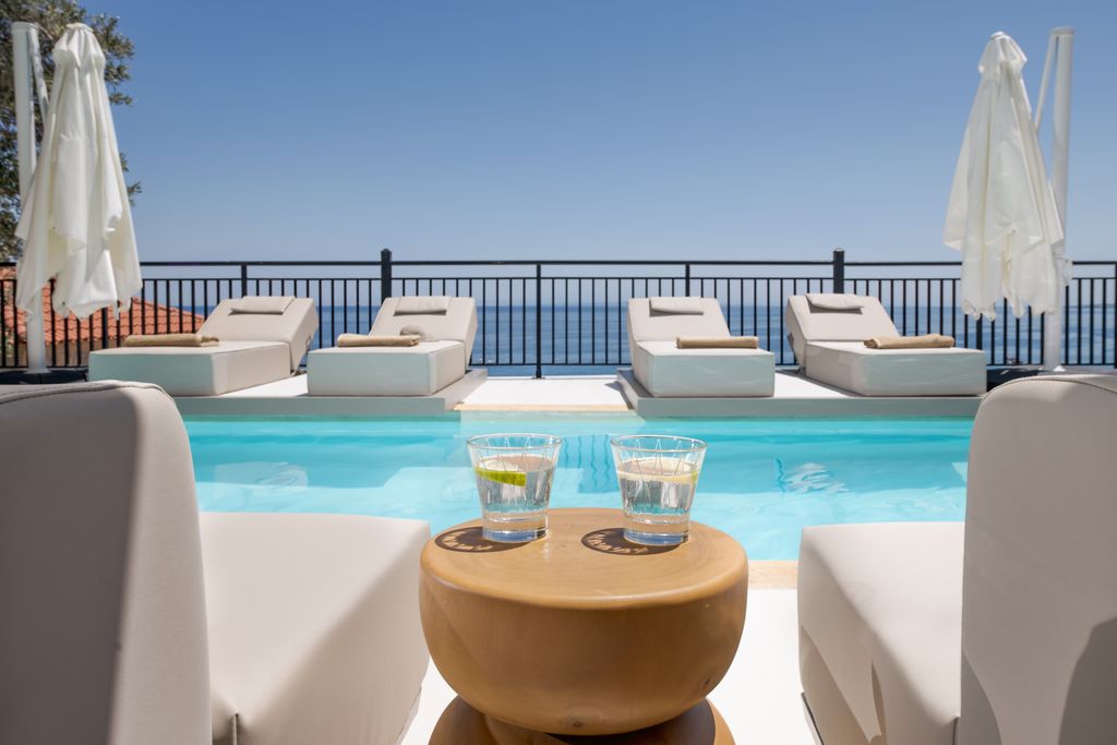 Property photo 2 of 25