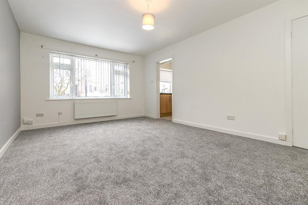 Property photo 2 of 8 Untitled-580.Jpg