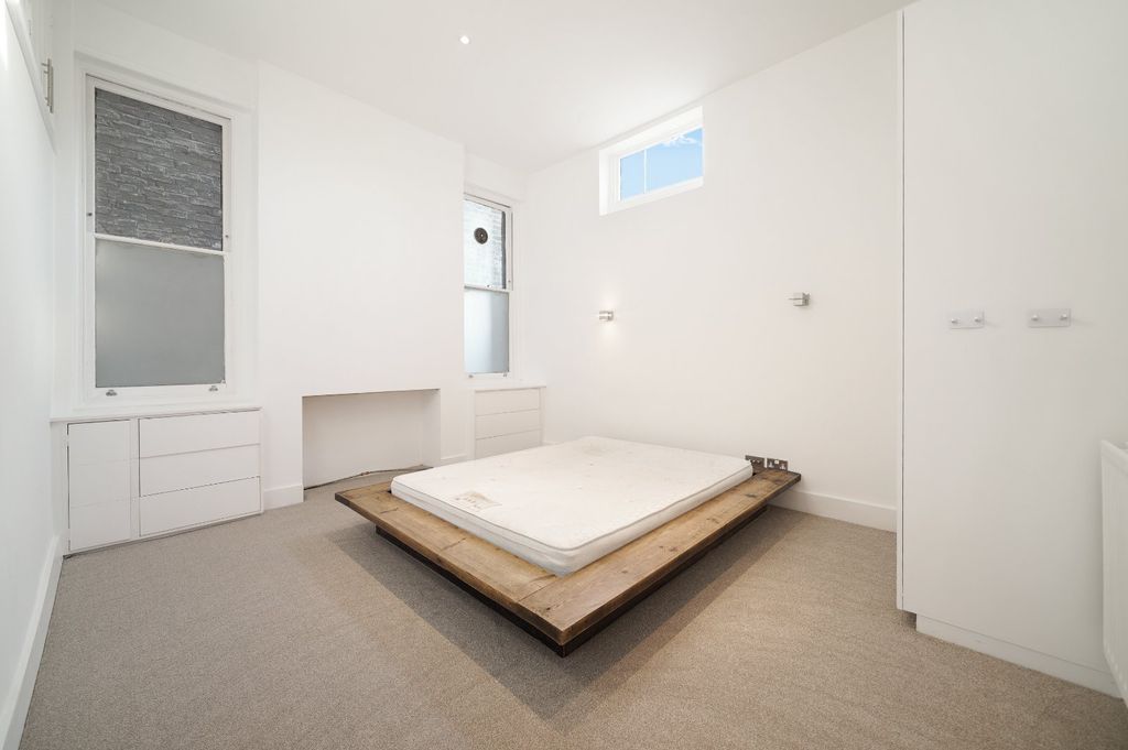 Property photo 2 of 15 Picture No. 27