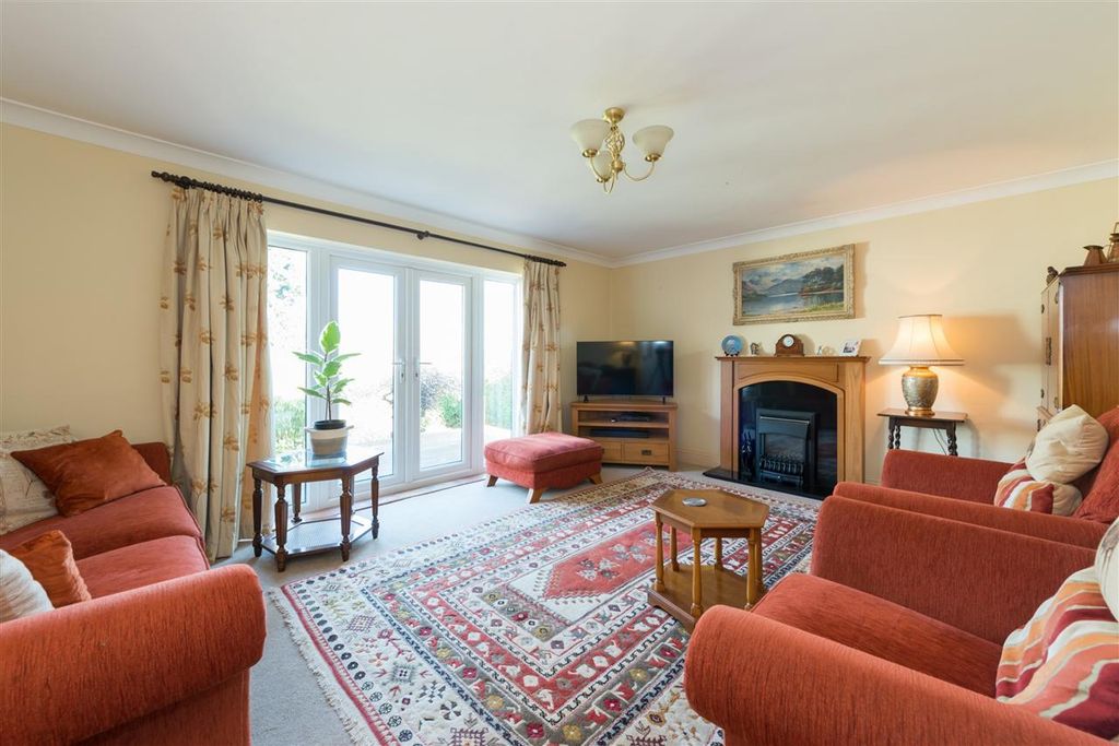 Property photo 2 of 30