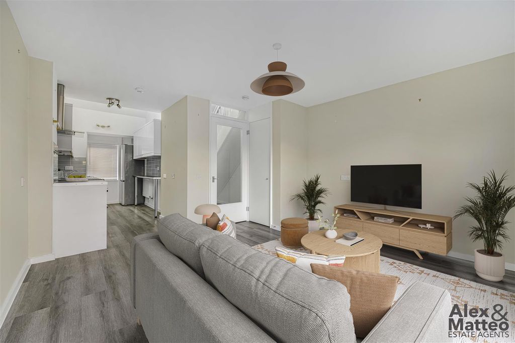 Property photo 1 of 8 Hazel Way