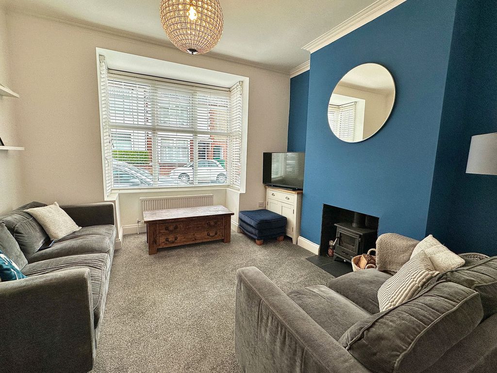 Property photo 2 of 28