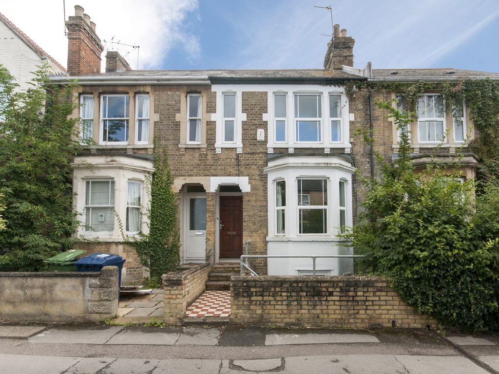 Property photo 3 of 10 External