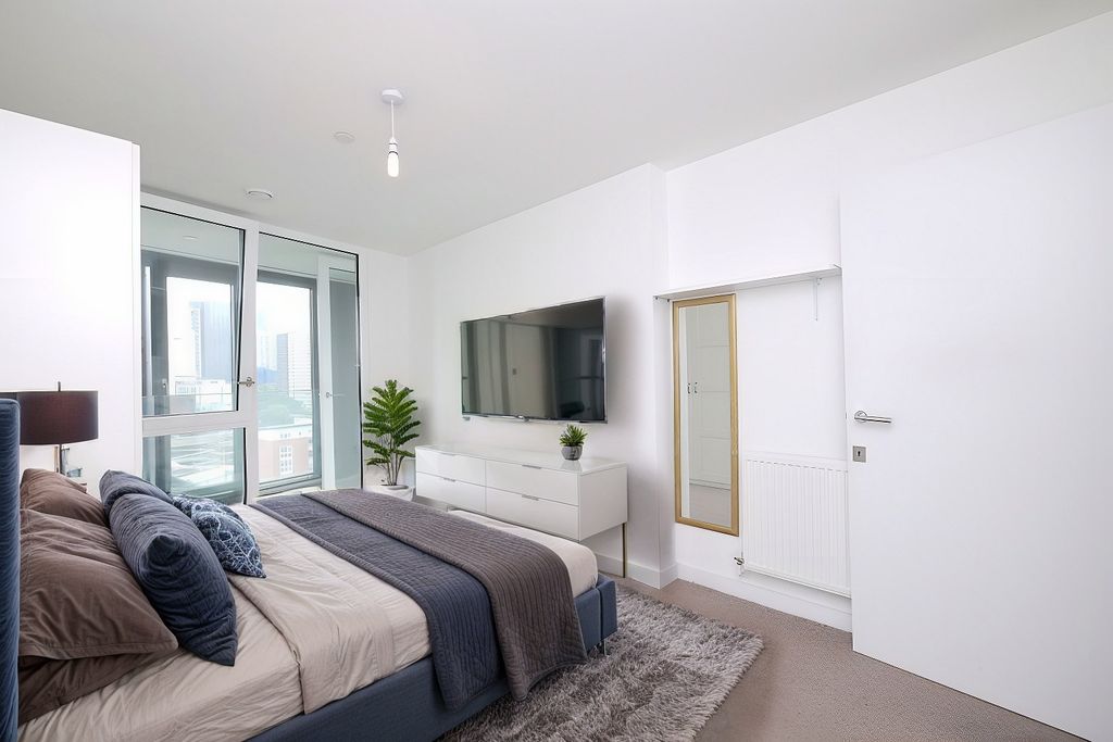 Property photo 2 of 12 3717453