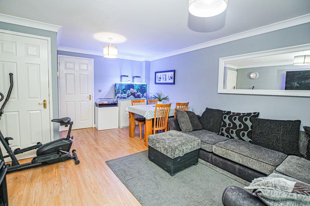 Property photo 3 of 9