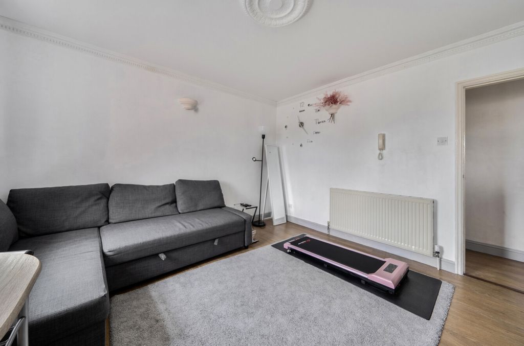 Property photo 3 of 8 1346119-7-68Cbe6c...