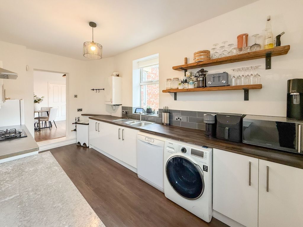 Property photo 2 of 12 Kitchen