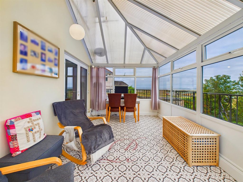 Property photo 3 of 37 Cam04884G0-Pr0078-Still038.Jpg