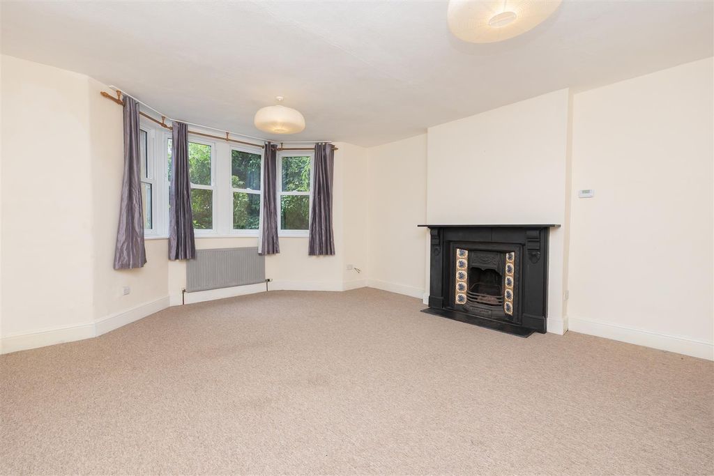 Property photo 3 of 21 Gf-60-Chesterfield-Road-Bs6-5Dp-1.Jpg