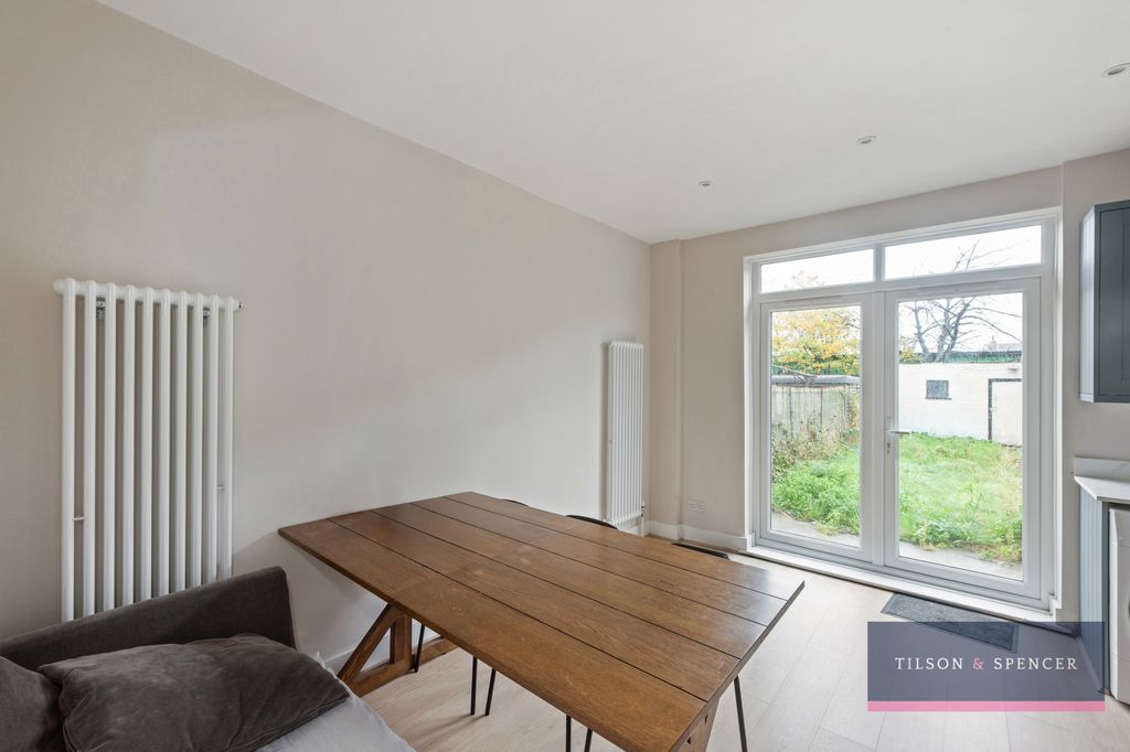 Property photo 3 of 18 2710202512_Tils_145 Willoughby Lane _N17 0Rt_005_W