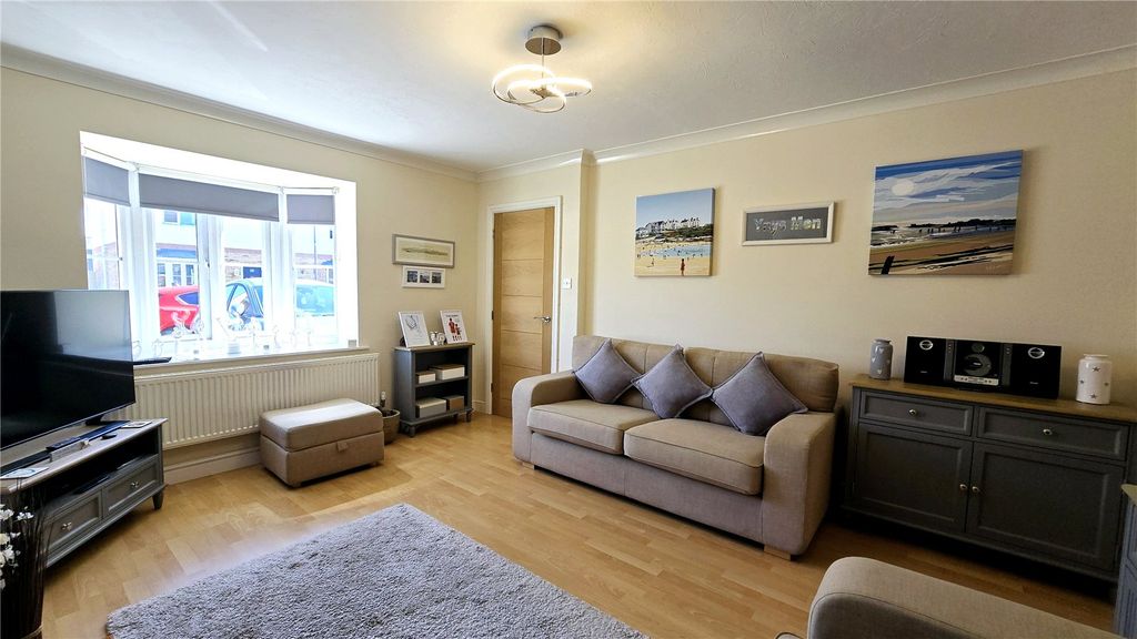 Property photo 2 of 18 Picture No. 23