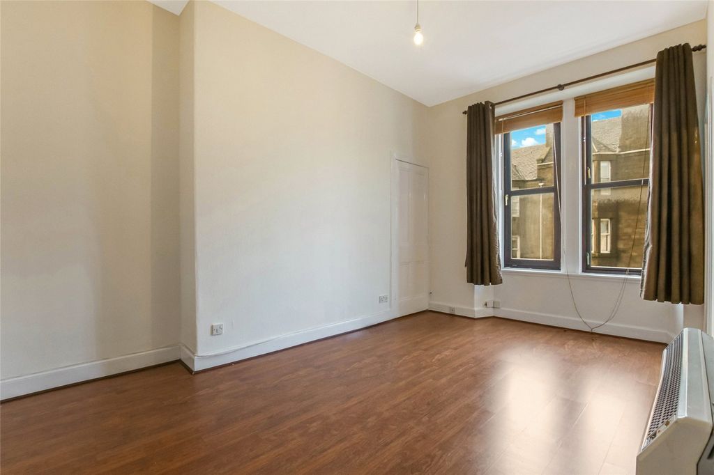 Property photo 3 of 17 Picture No. 12