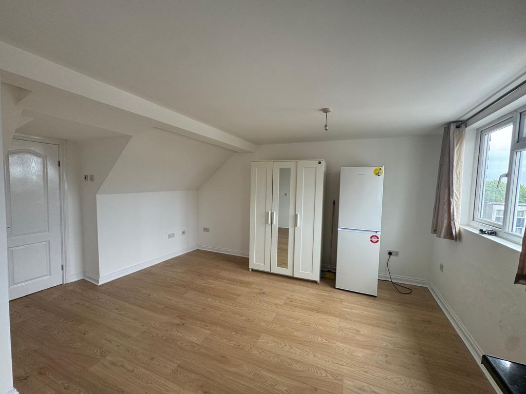 Property photo 1 of 4