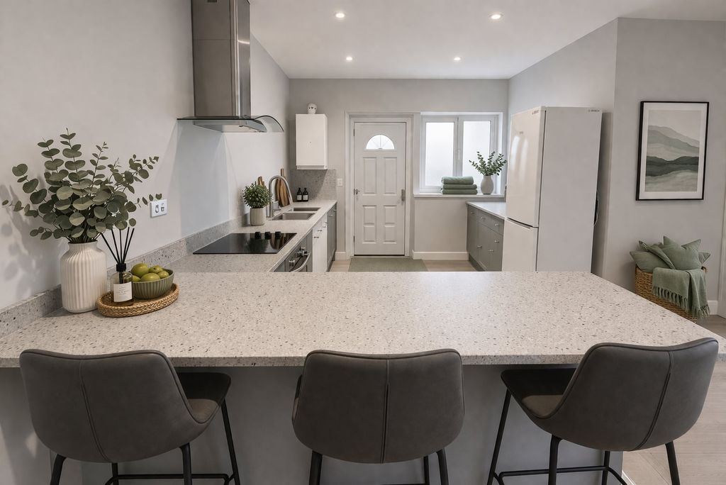 Property photo 3 of 8 Kitchen 2