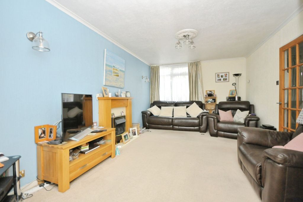 Property photo 2 of 16 Photo