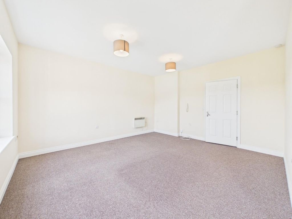 Property photo 3 of 10 Cam04899G0-Pr0406-Still002.Jpg