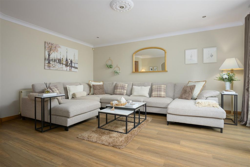 Property photo 2 of 31 S002.Jpg