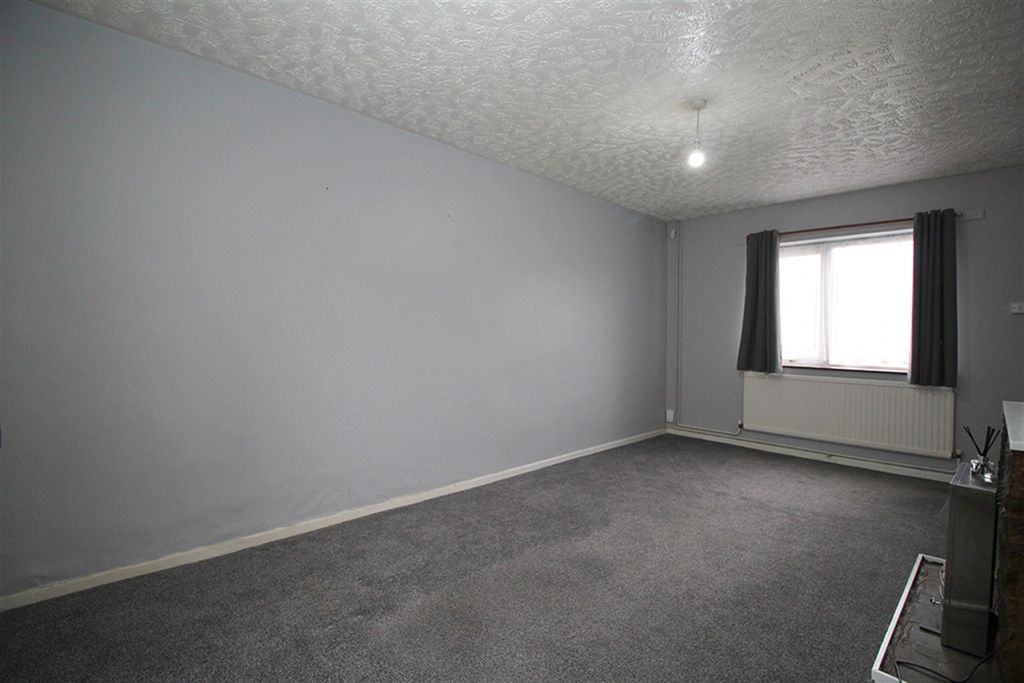 Property photo 3 of 25 Lounge