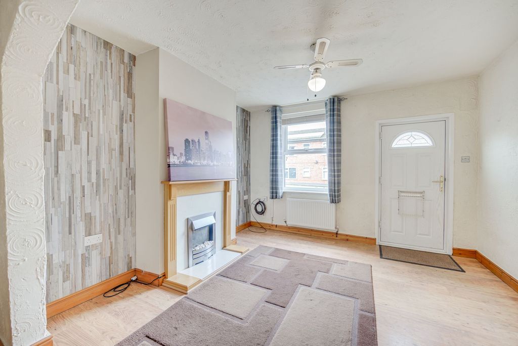 Property photo 3 of 19