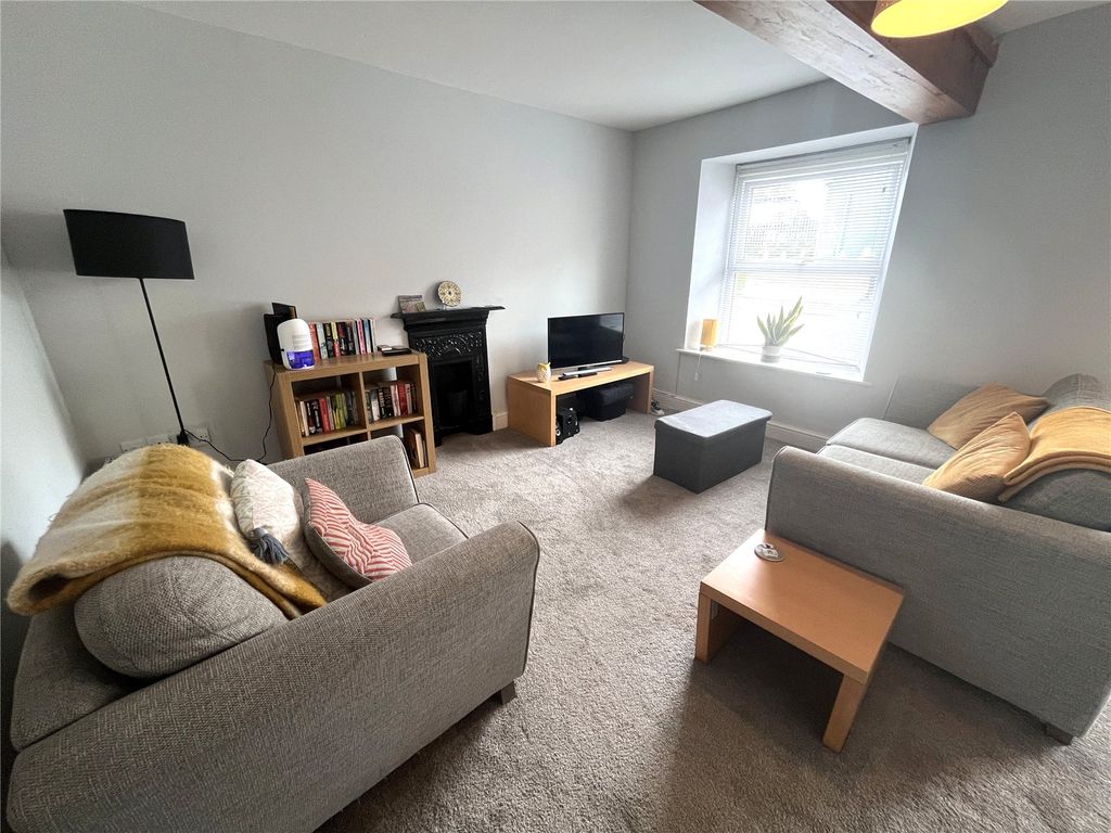 Property photo 2 of 17 Picture No. 05