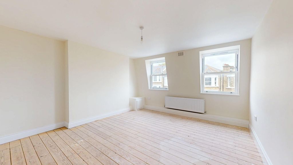 Property photo 2 of 8 Flat C, 1 Wyndham Crescent, Tufnell Park, London, N19 5Qj