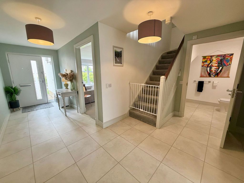 Property photo 2 of 34