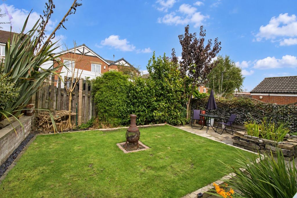 Property photo 2 of 17