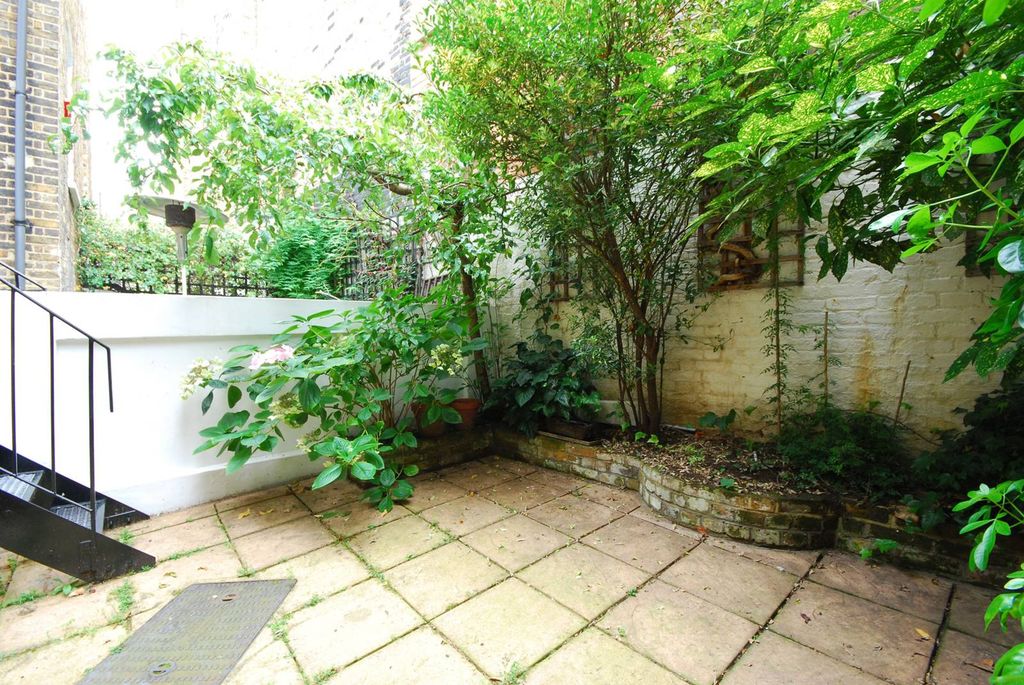 Property photo 3 of 18