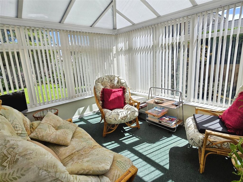 Property photo 3 of 16 Conseravtory