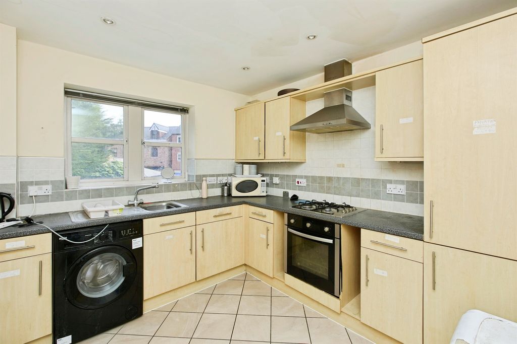 Property photo 2 of 11