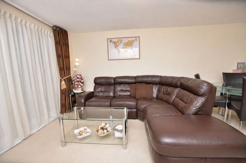 Property photo 3 of 11 Photo 3