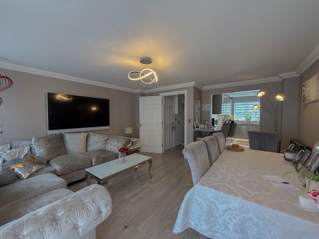 Property photo 2 of 18 3844953